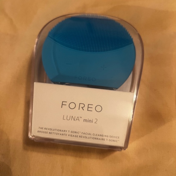 Foreo - Picture 2 of 4